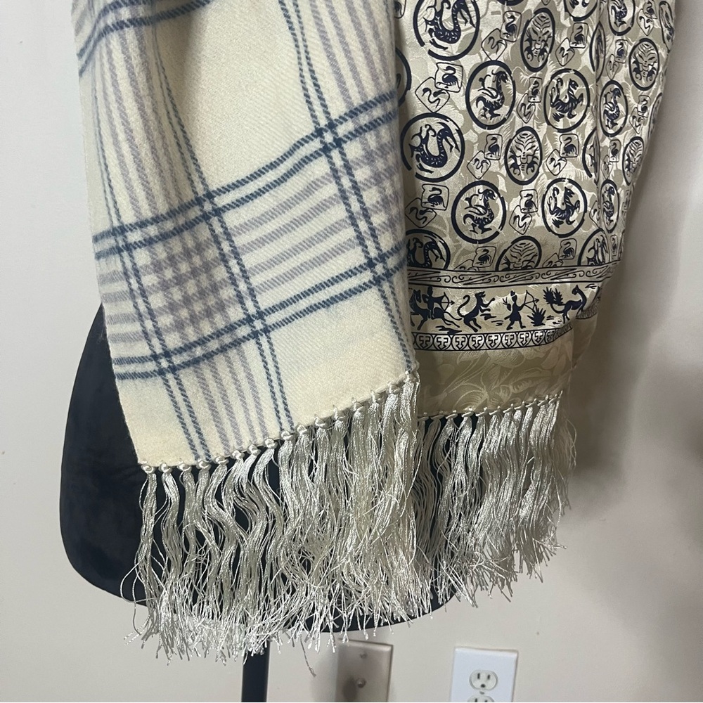 Women’s Echarpe Laine Et Soie Luxury Silk/Wool Double Sided Tassel Scarf 49.5” - Picture 4 of 10